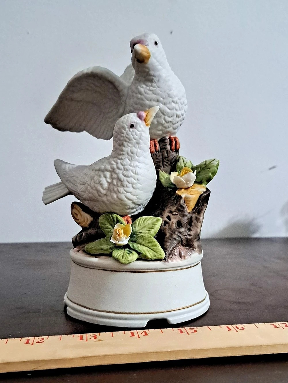 RARE Vintage Fine Porcelain 2 White Doves Music Box